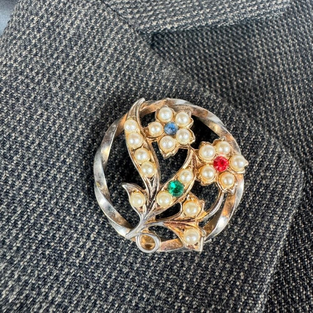 Vintage Gold Flower Brooch 1"